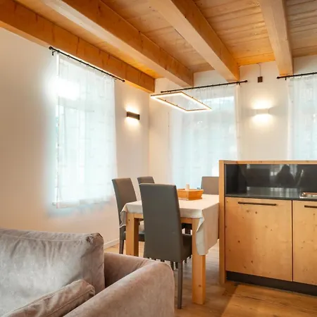 Vale E Schena Cortina 4 Posti Letto *